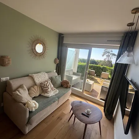 Jardin Avec Terrasse Vue Appartement *